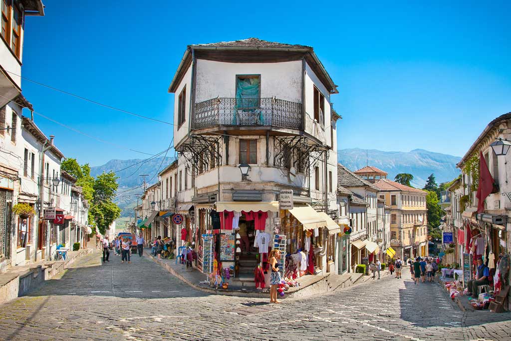 The comprehensive Gjirokaster Travel Guide. What to do and where to stay in Gjrokaster, Albania? 