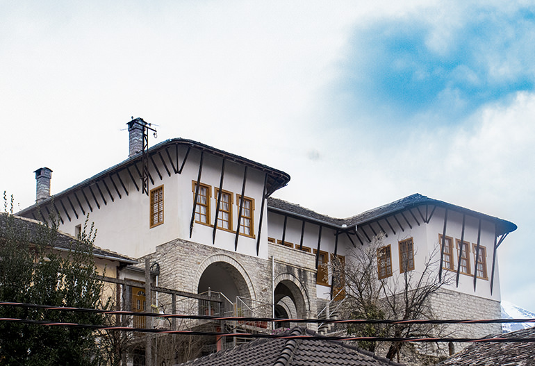 The comprehensive Gjirokaster Travel Guide. What to do and where to stay in Gjrokaster, Albania? 